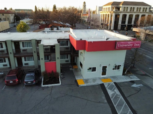 University Inn image 11