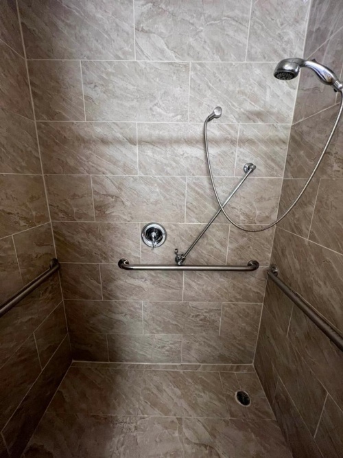 University Inn image 7