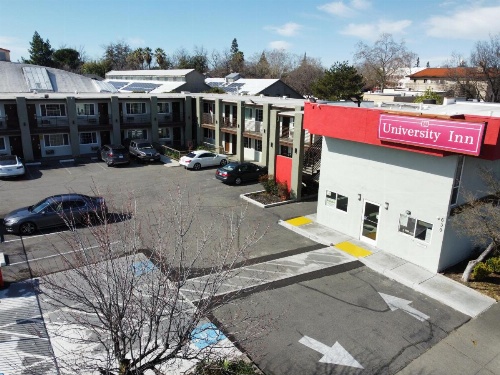 University Inn image 8