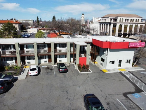 University Inn image 9